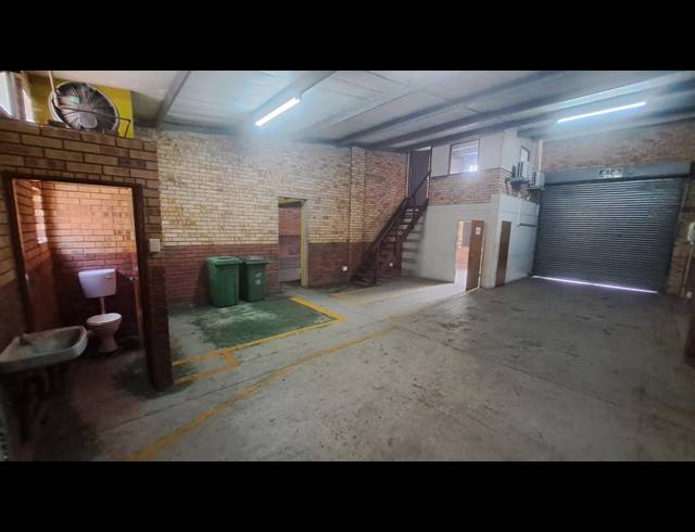 117M² WAREHOUSE TO LET IN ALTON